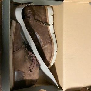 Boys size 4 kids shoes